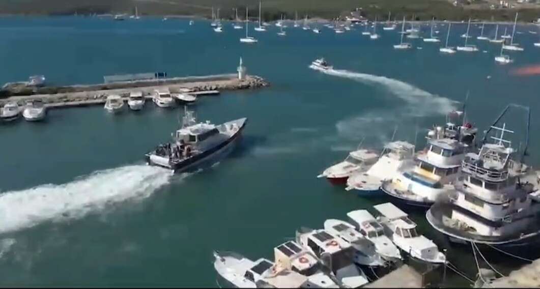 İzmir’de Nefes Kesen Uyuşturucu Operasyonu: Teknede 764 Kilo Skunk Ele Geçirildi 1